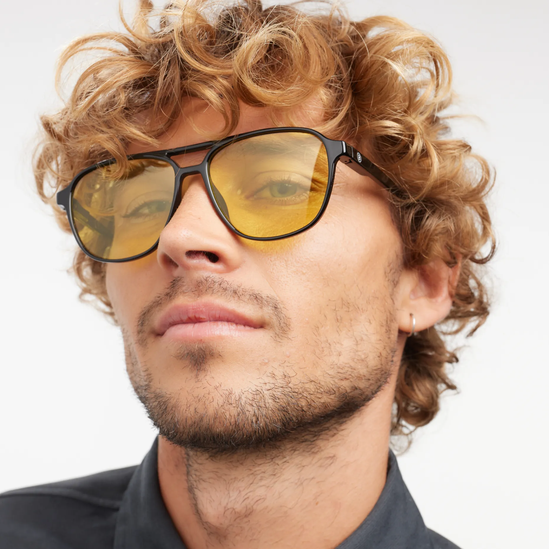 Brad Glossy Black Noir Amber